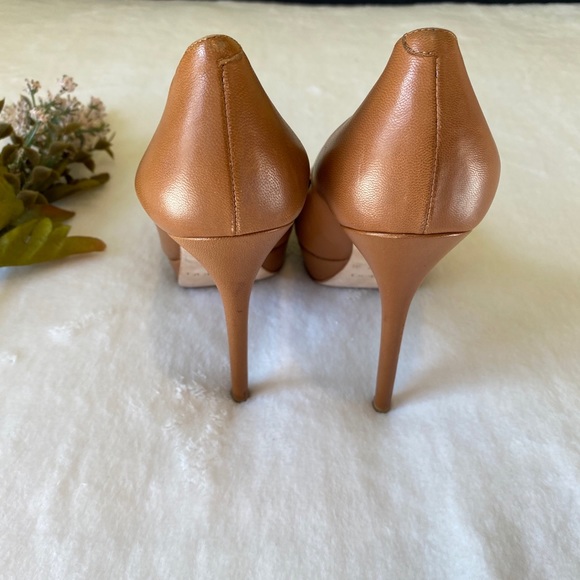Jimmy Choo brown/camel pumps - Picture 9 of 10
